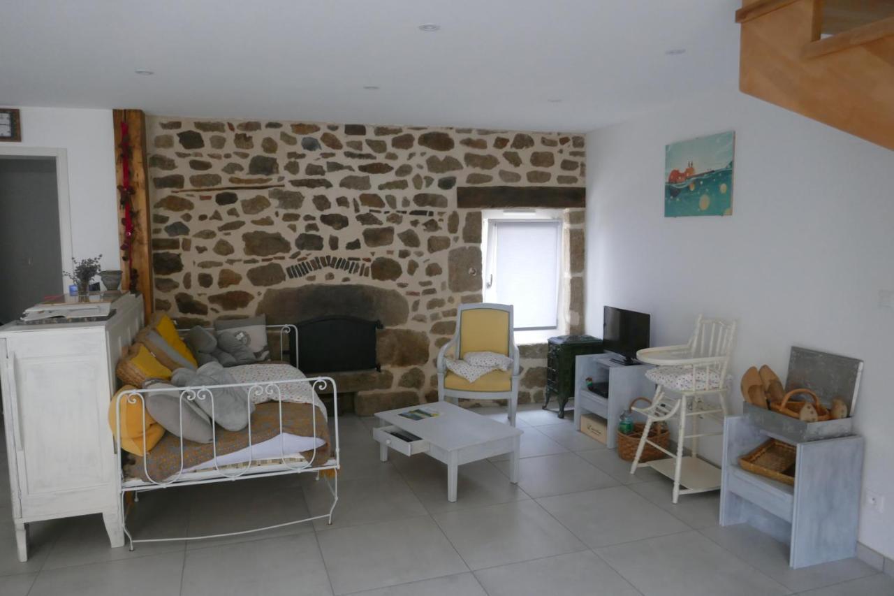 Villa La Bergerie Des Moureres à Trezioux Extérieur photo